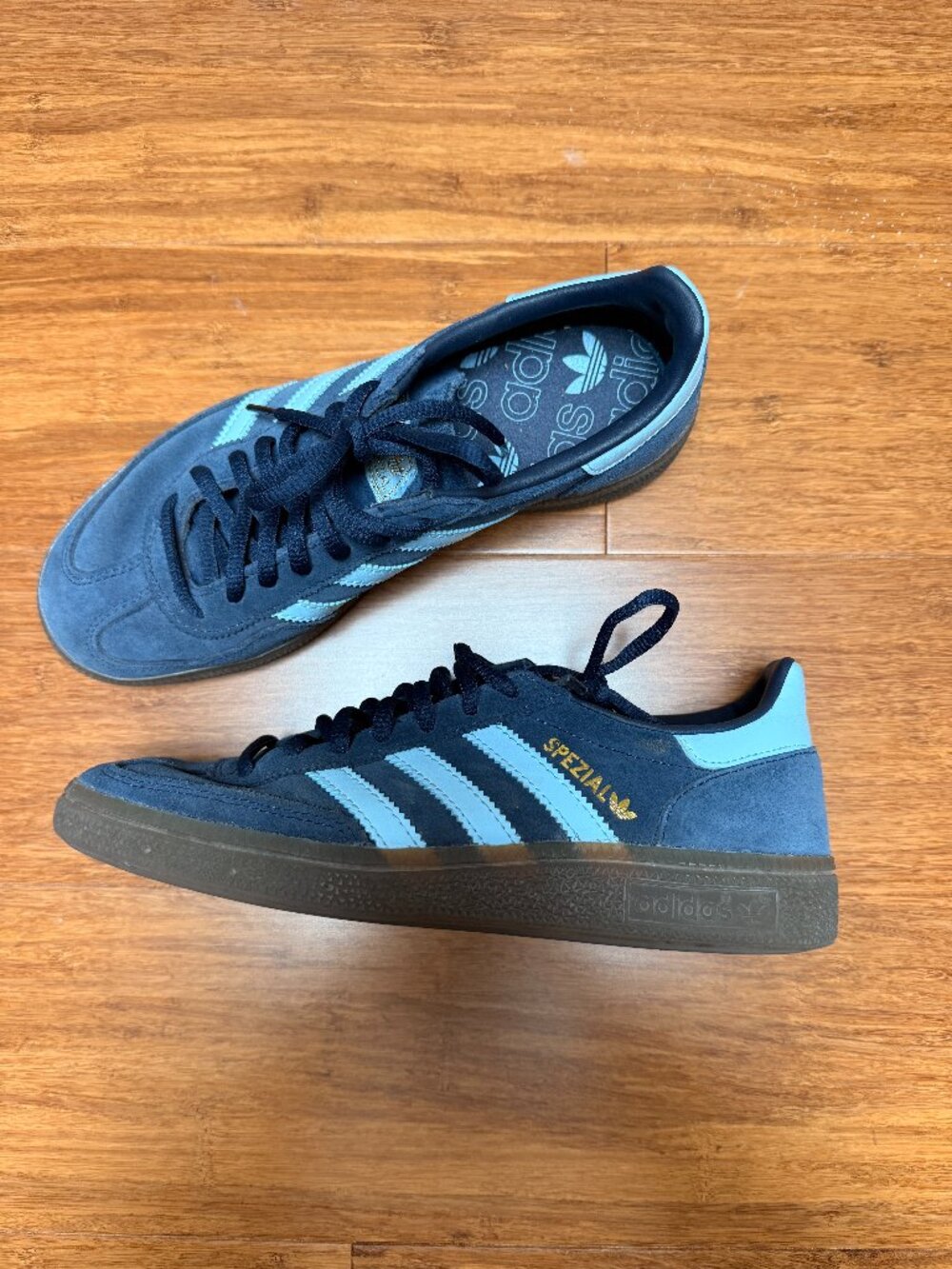 Adidas Handball Spezial in color Navy Gum.